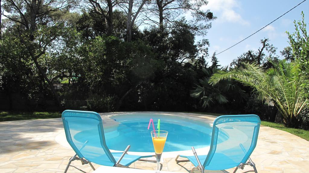 Appartement dans Villa St Raphael Saint-Raphaël Kamer foto