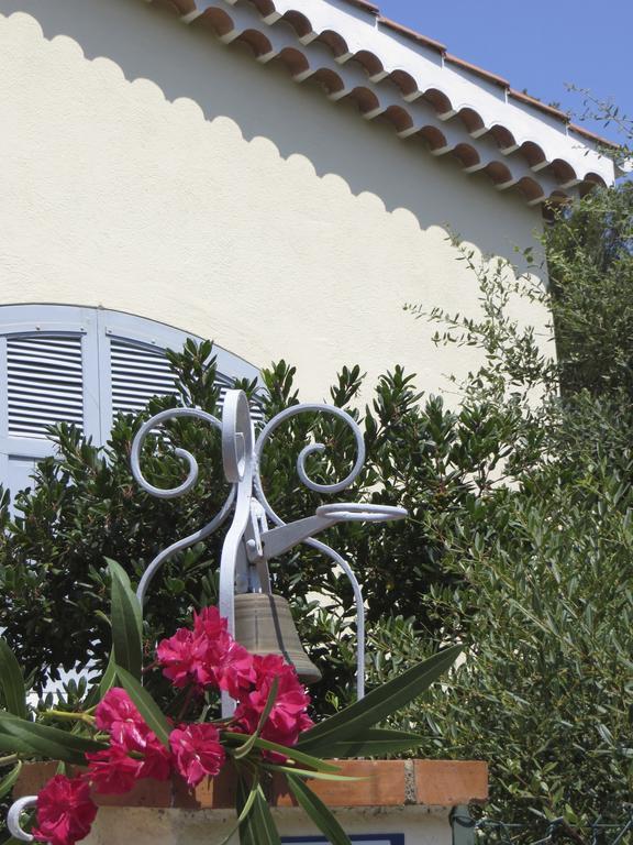 Appartement dans Villa St Raphael Saint-Raphaël Kamer foto